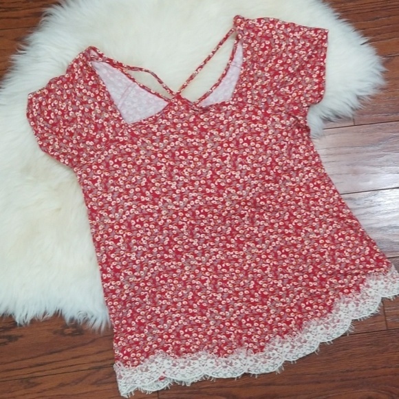 Floral Strap back blouse - Picture 2 of 8